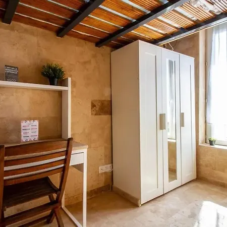 Le Martre - 4 Personnes, 2 Ch, Avec Balcon ディジョン