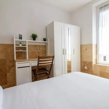 Apartment Le Martre - 4 Personnes, 2 Ch, Avec Balcon Dijon