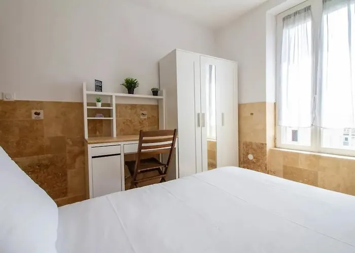 Apartment Le Martre - 4 Personnes, 2 Ch, Avec Balcon Dijon